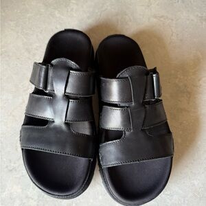 UGG Goldenstar Slide size 7